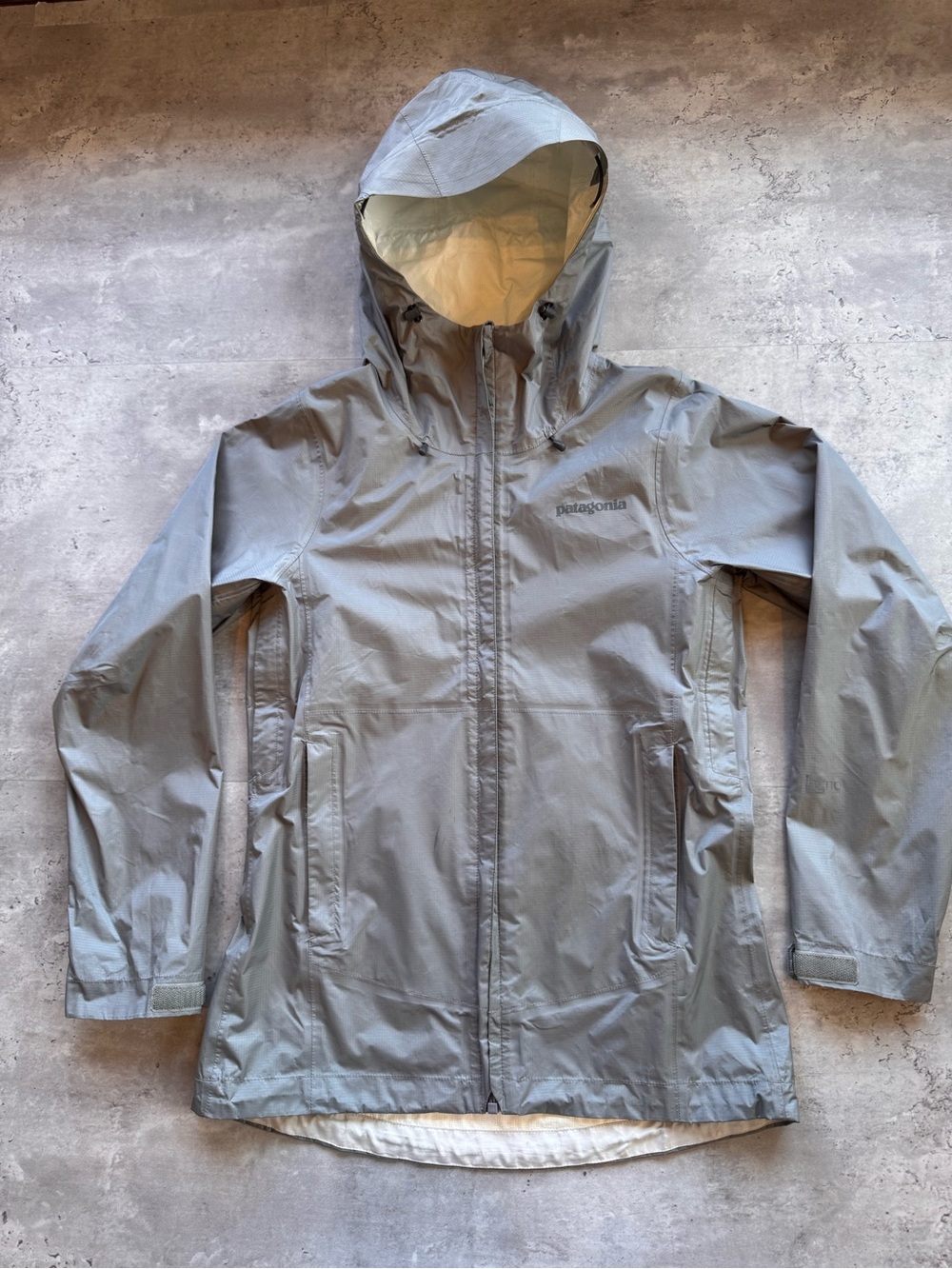 Patagonia Torrentshell Women’s Rain Jacket Size XS, Feather Grey
